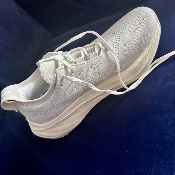 ASICS GEL-Nimbus 26 - Picture 2 of 10